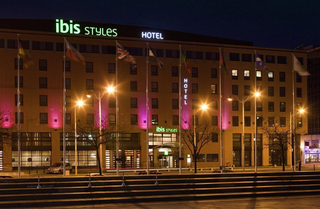 ไอบิส สไตล์ มหาวิหารเอฟรี Hotel Courcouronnes ภายนอก รูปภาพ